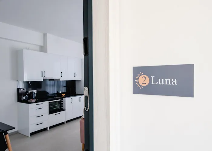 Ennea Suites-luna *